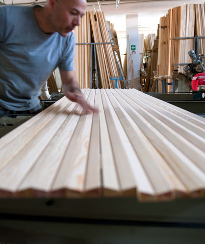 Produzione cornici grezze in legno - Marchiani Cornici